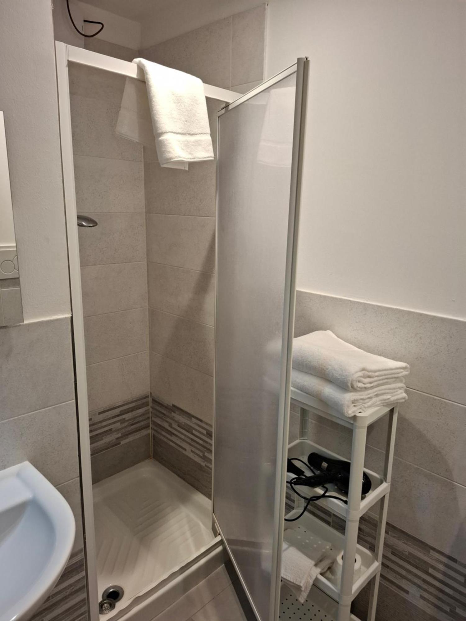 רג'ו אמיליה Fare Bnb - Room Del Parco מראה חיצוני תמונה